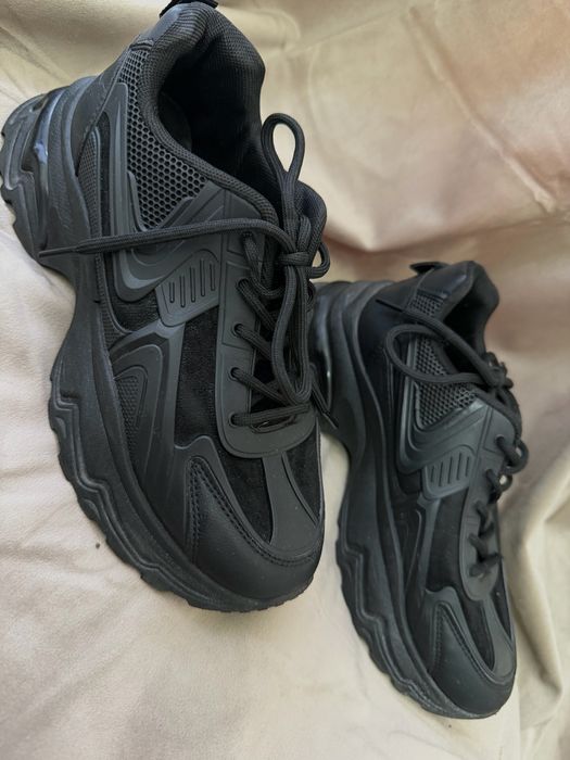 Дамски  спортни обувки