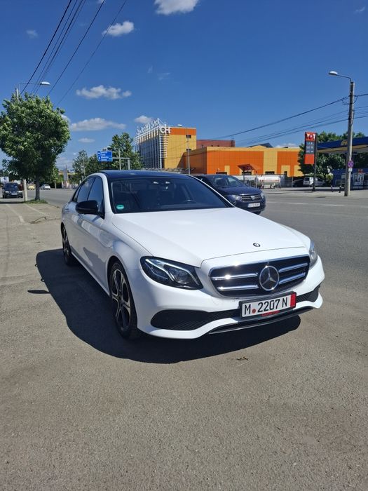 Vând  Mercedes E220