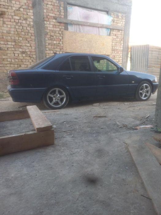 Mersedes Benz sotiladi