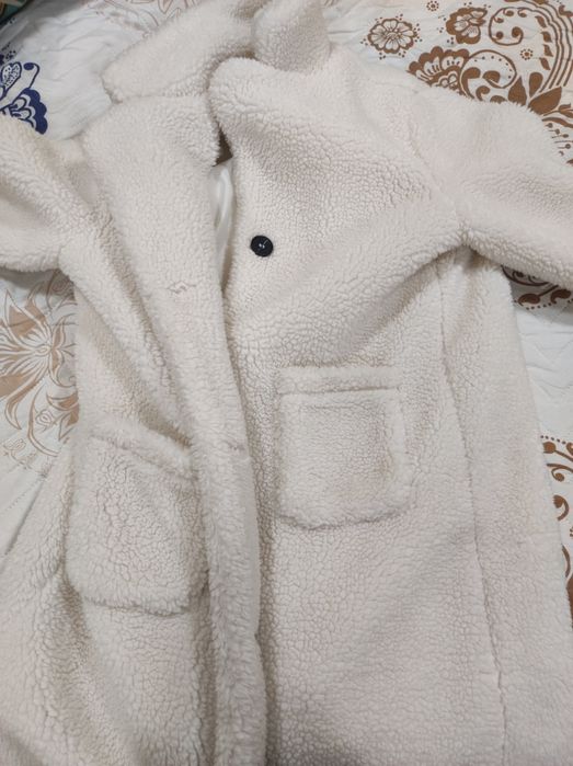 Дамско бяло палто
