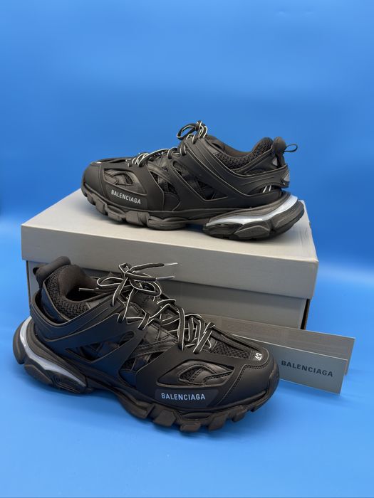 Balenciaga track led
