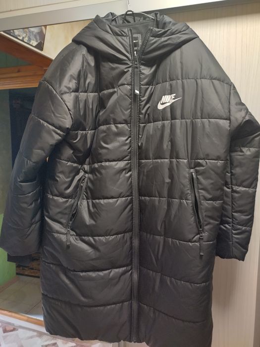 Geacă Nike nouă lungă