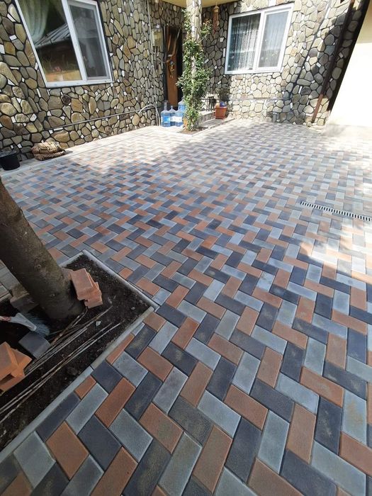 Fabrica de pavaje si pavele model 40x40 Striat de la 39lei mp Montaj