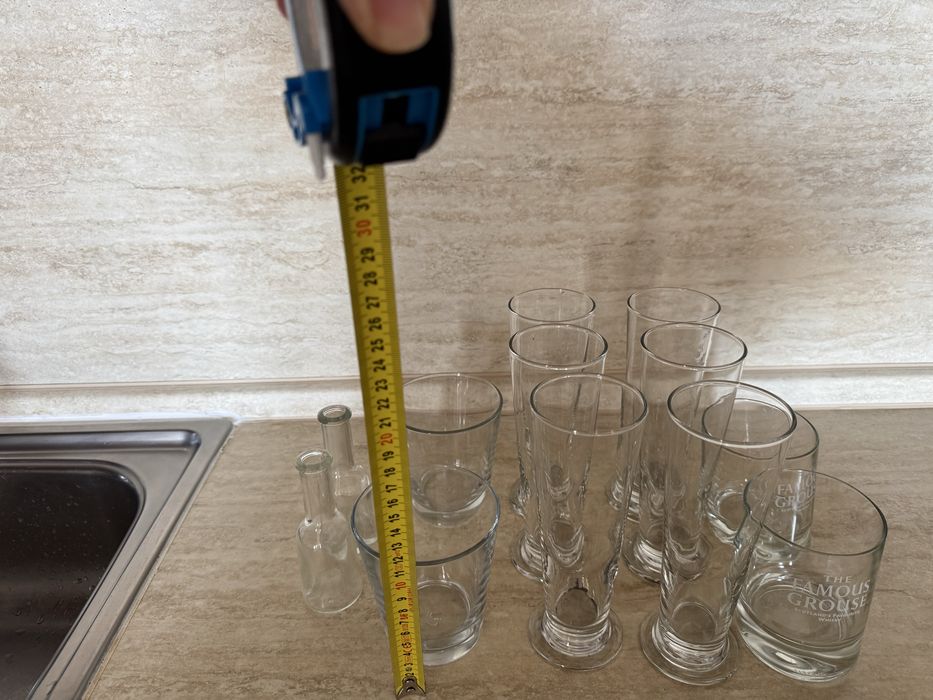 стъклени вази и чаши