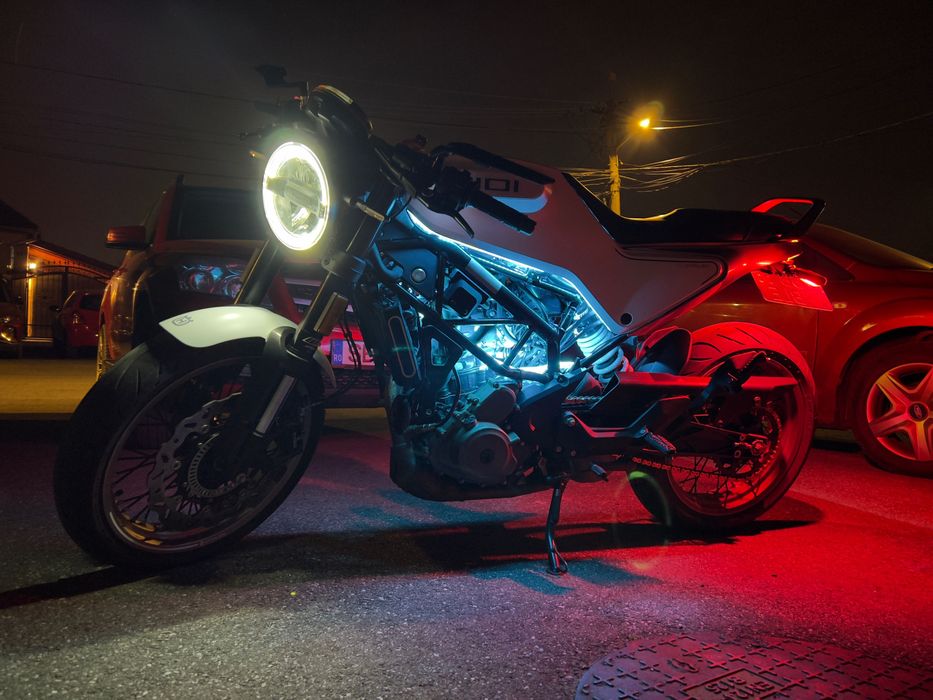 Husqvarna Vitpilen 401 (2022) ABS - Unic proprietar, A2, Consum Mic