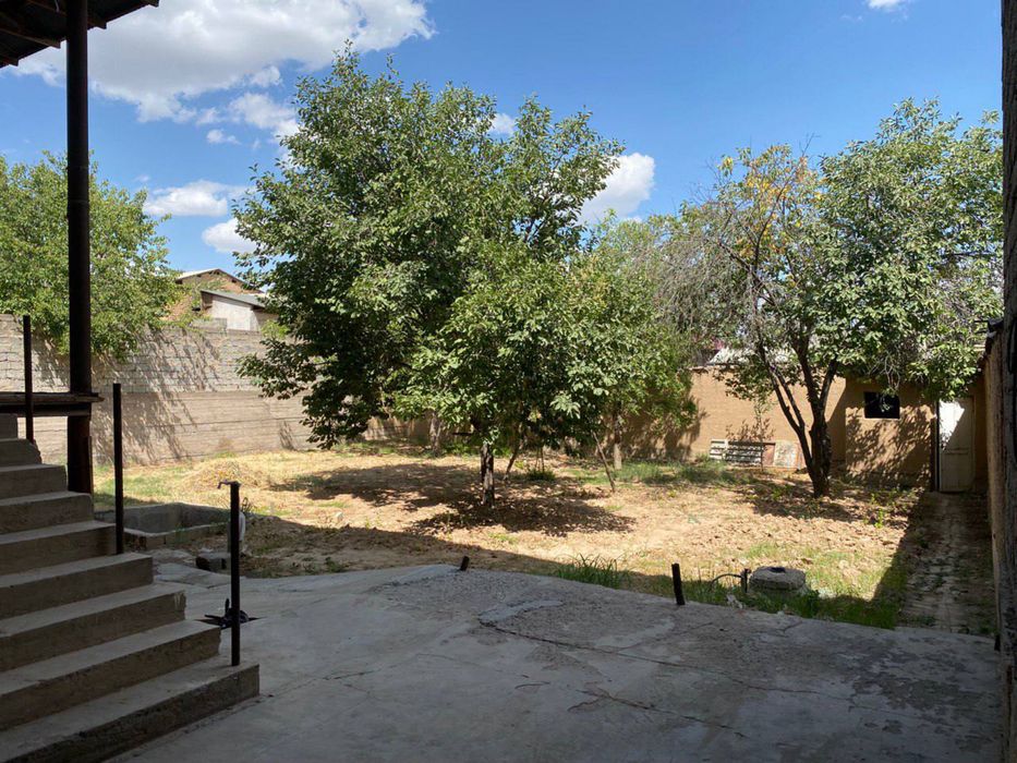 Тошкент туман Авлиё ота Шўро бозор яқинида 6 сотих ер хисобида