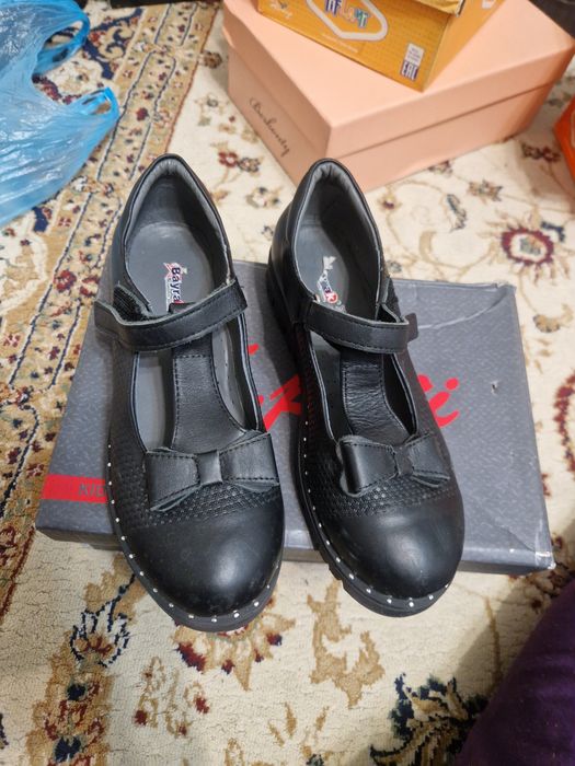 Продаю кожаные туфли на девочку