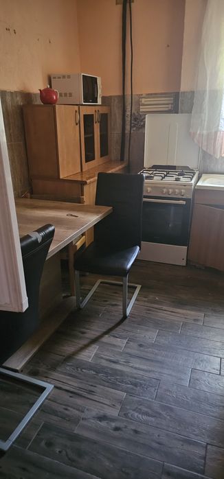 Vând apartament 2 camere in Uricani