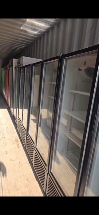 Продам витринный холодильник