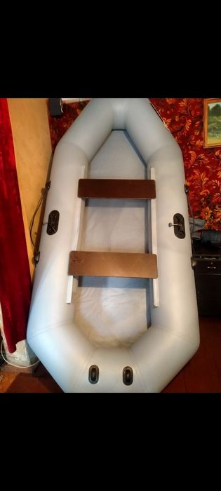 Продам лодку с мотором