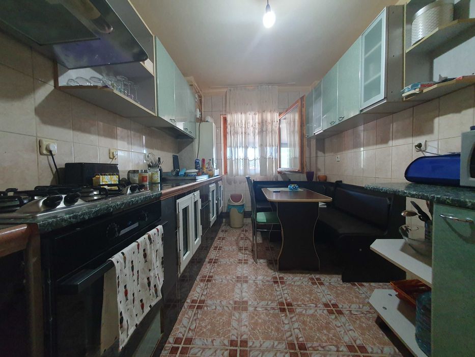 Apartament cu 3 camere  in Onesti