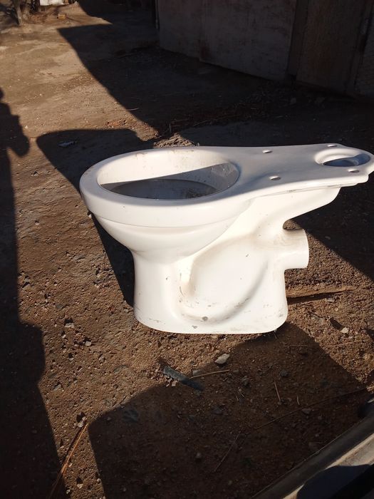 Продается унитаз