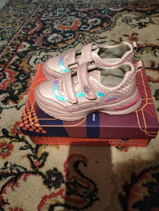 Продам красовки на девочку