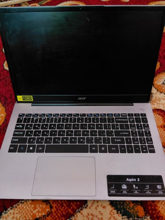 Acer aspire i3 noutbok