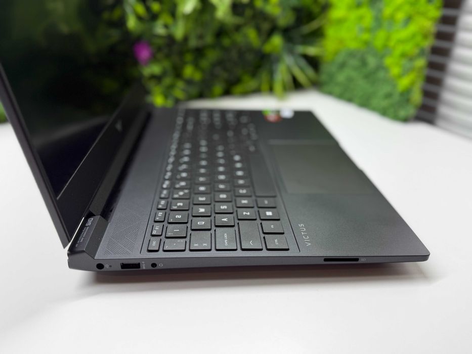 Геймърски лаптоп HP Victus 15.6 512GB 16GB