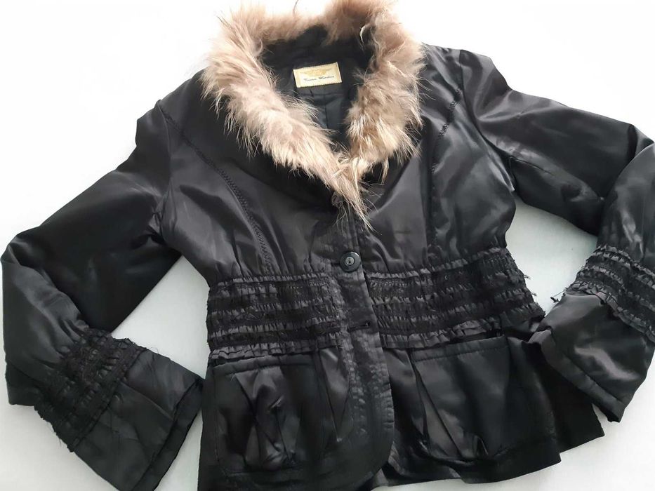 Дамско много красиво яке с естествен пух-л размер-120лв.