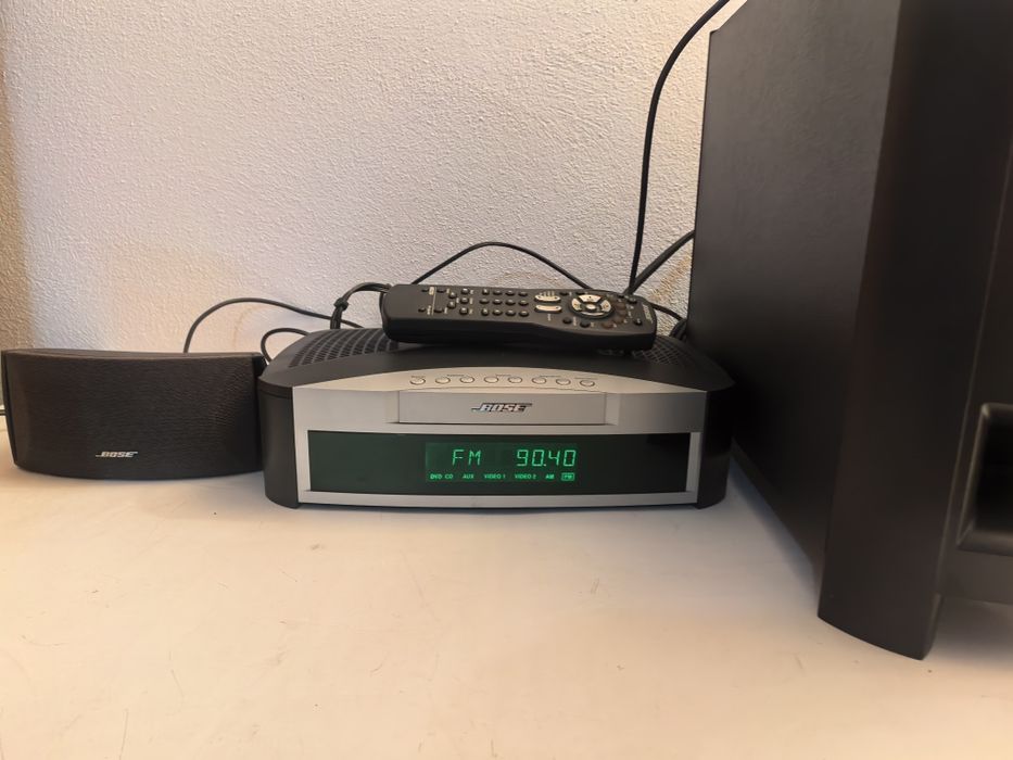 Sistem audio Bose AV 321 cu subwoofer si telecomanda CD DVD tuner radio
