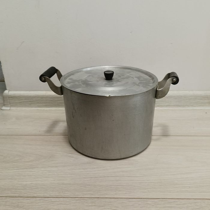 Кастрюля алюминиевая