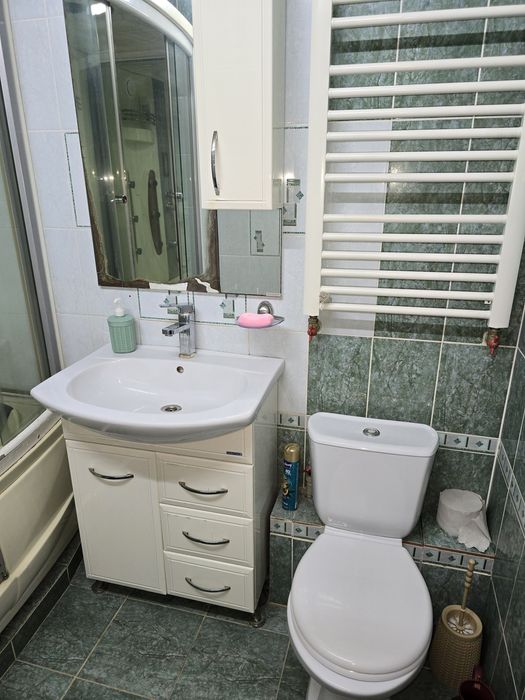 Посуточно 2 комн, 12 мкр., квартирные документы, чеки, ЭСФ.