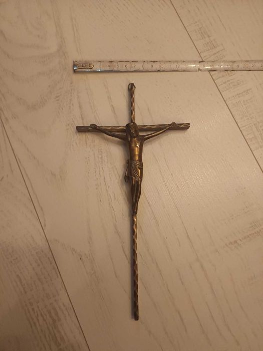 Античен бронзов кръст