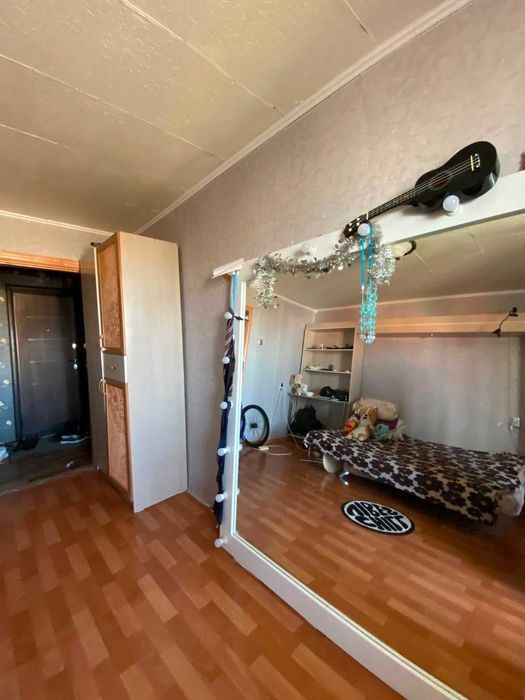 2ком светлая с современноой обстановкой