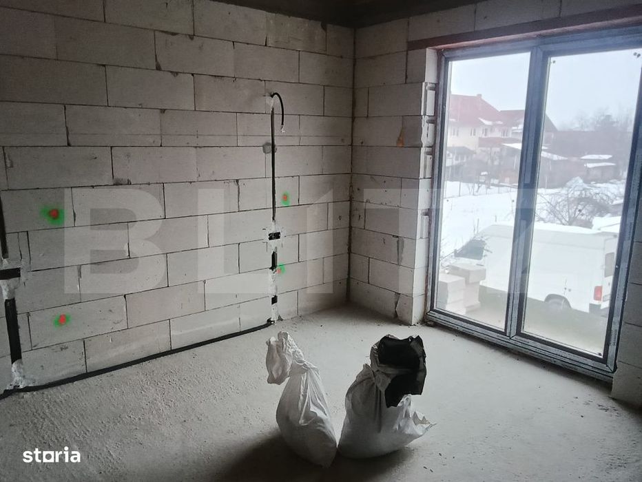 Casa 270 mp utili la rosu, 7 camere, teren 500 mp – zona Arex