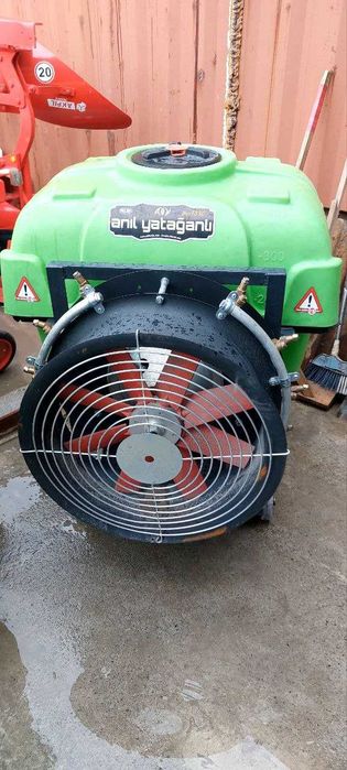 Садовой опрыскиватель