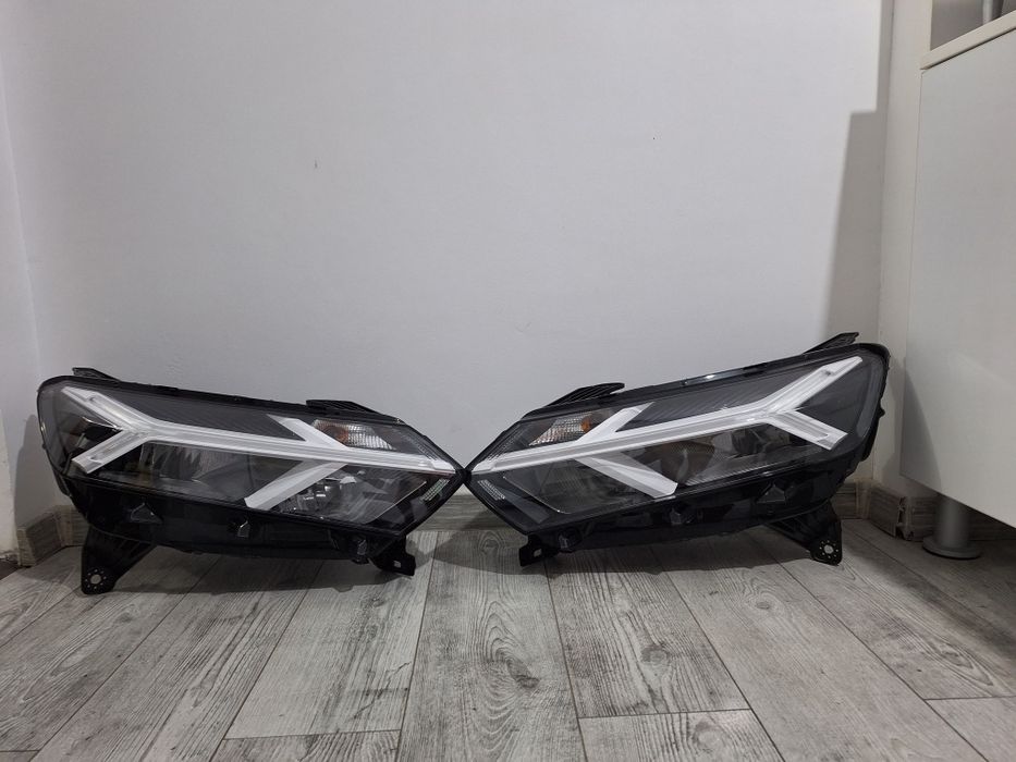 Fata piese usi bara faruri grila activa logan 3