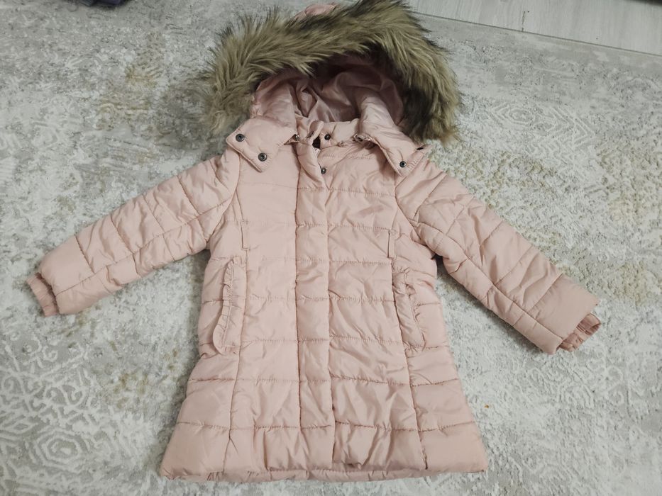 Продам демисезонные куртки для девочек