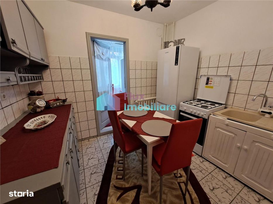 Apartament cu 3 camere etaj 2 Obcini zona Dany Gry — fotografia 1