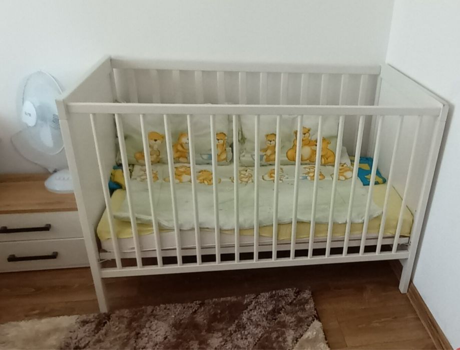 Детско дървено креватче 120 на 60 см.