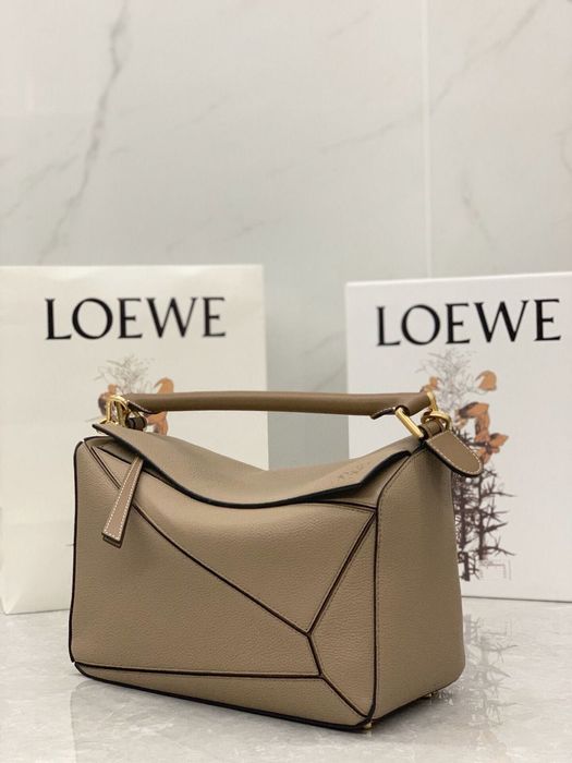 Чанта Loewe естествена кожа