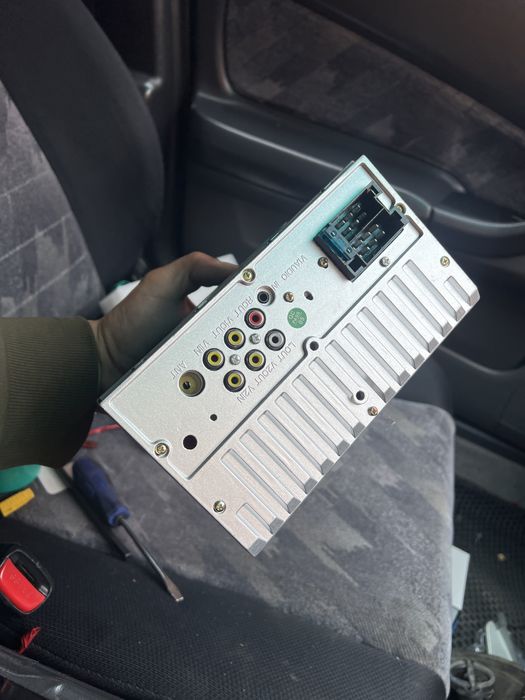 Продам магнитолу