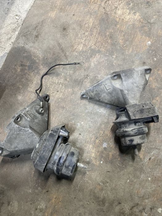 Подушки двс тайота 4.3 краун