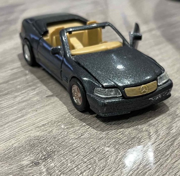 Колекционерска количка Mercedes Benz 500SL
