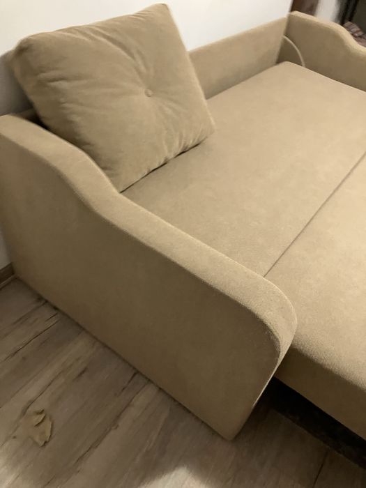 Canapea 3 locuri