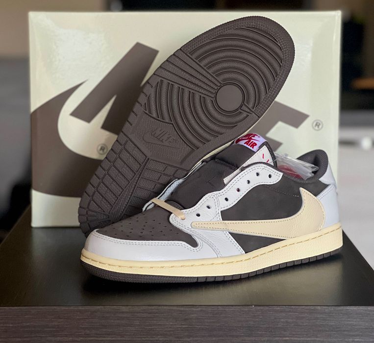 Travis Scott x Air Jordan 1 Low Reverse Olive 42.5 EU