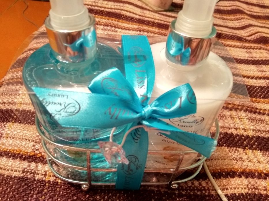 Продается набор для душа.