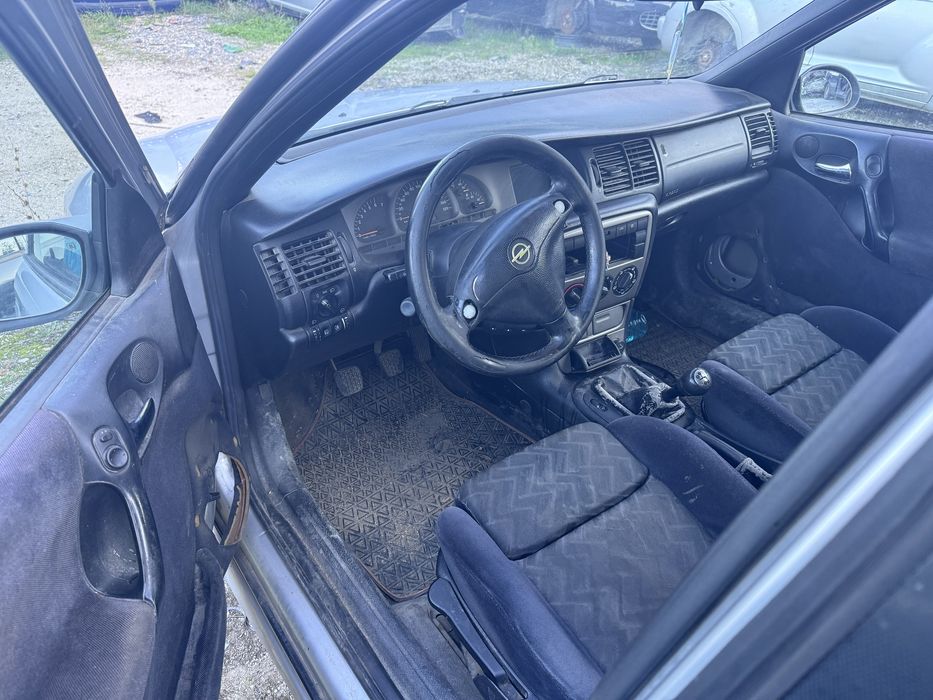 Opel Vectra B 1.8i 16v 116кс 2000г На Части