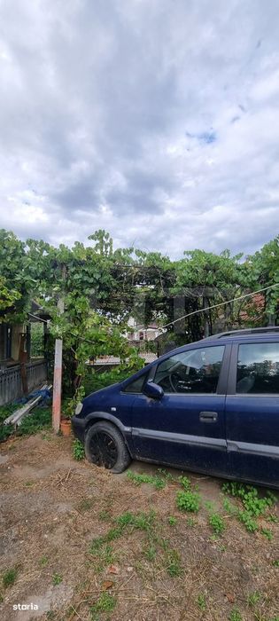Casa cu doua corpuri