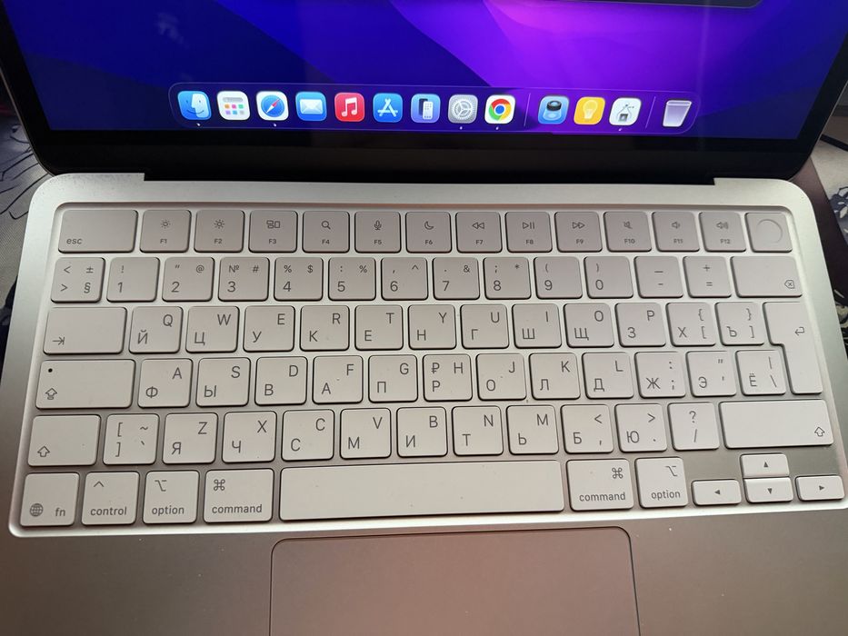 Macbook neo silver 8/512