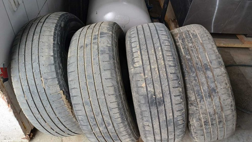 Продам летние резины Bridgestone 265/55/20