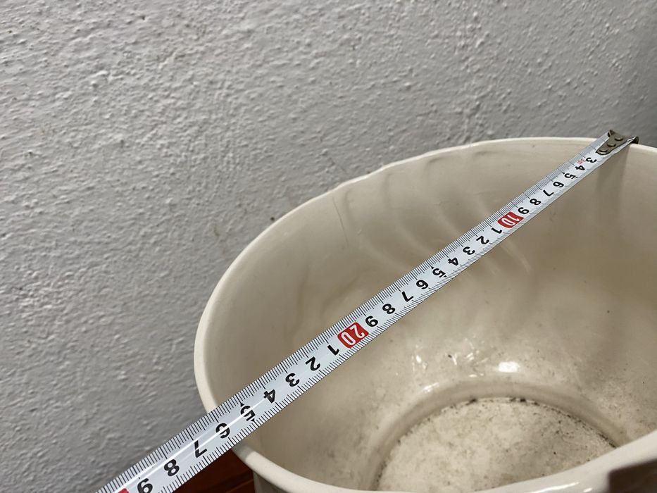 Италианска кашпа от порцелан