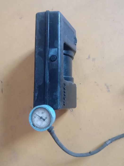 Продам автомобильный компрессор .