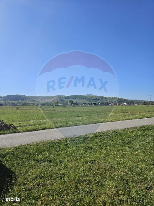 Teren intravilan de vânzare în Crăciunești – 1.780 mp