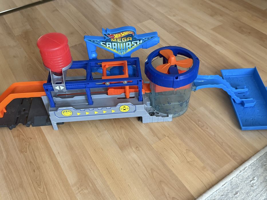 Паркинг и мойка продаю+ лего