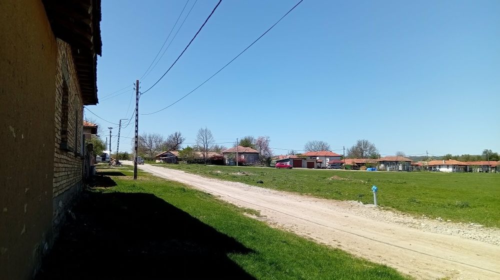 Продавам  тухлена къща в с. Камбурово, област Търговище.