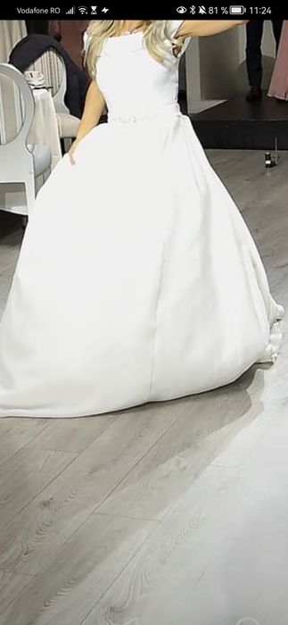 Vând rochie de mireasă