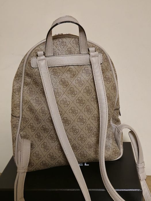 Guess оригинална дамска раница