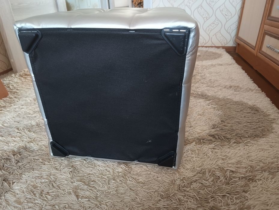 Продам пуфик в хорошем состоянии